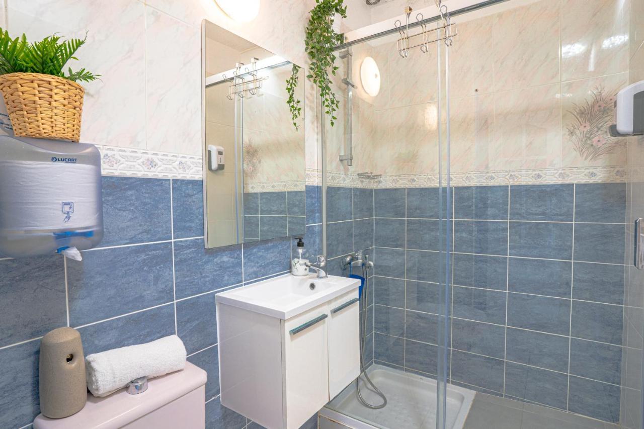 Hostel Neon Tenerife Guaza المظهر الخارجي الصورة